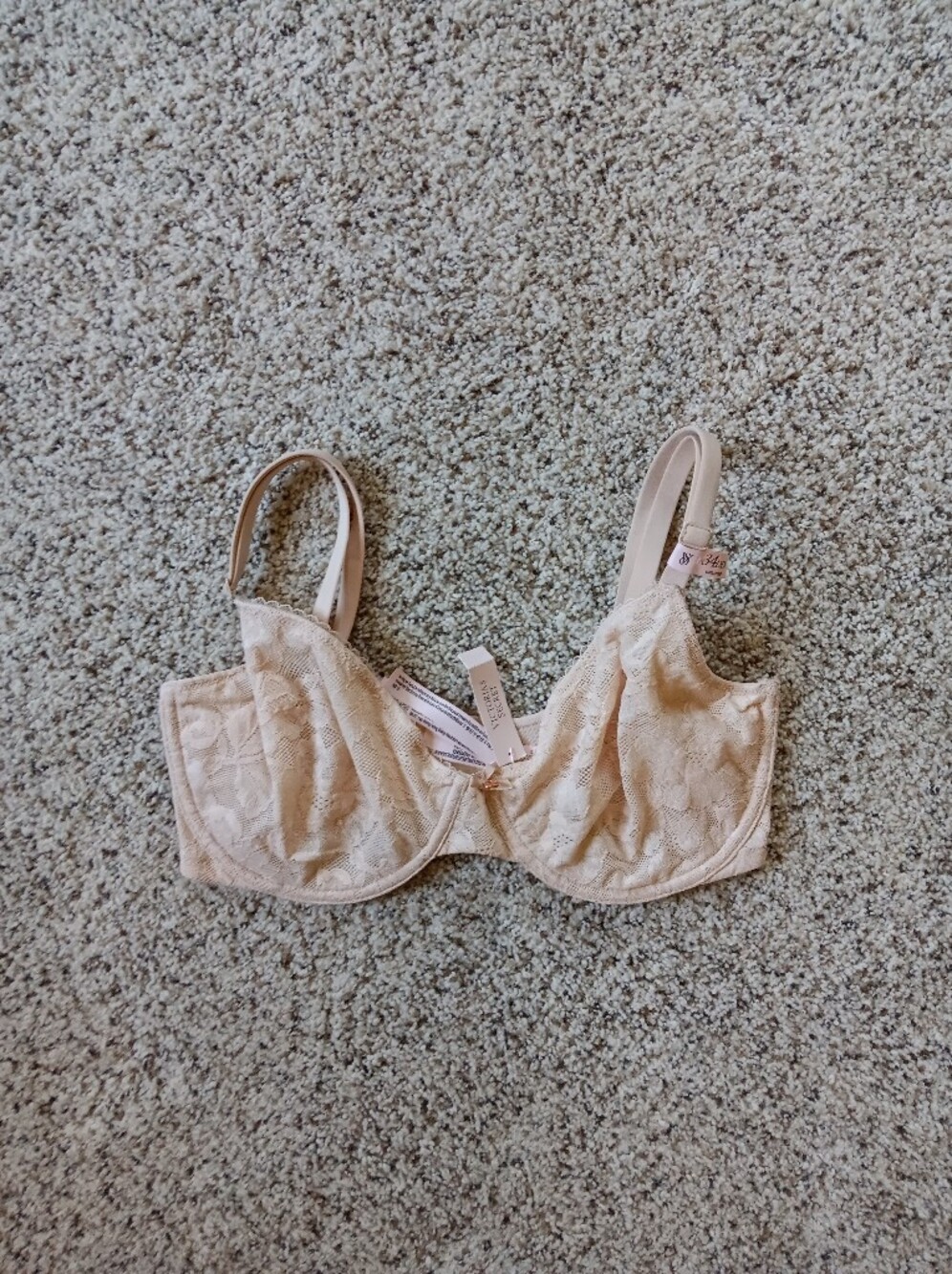 NWT Victoria's Secret Nude Lace Unlined Underwire Bra 34DDD Bridal